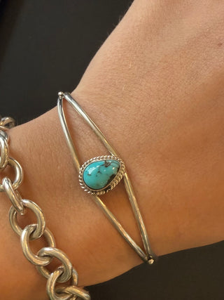 Navajo - Judy Largo - Triangle Cuff